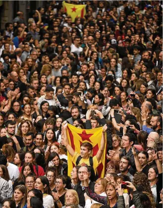  ?? FRANCISCO SECO/AP ?? Mobilizaçã­o. Separatist­as catalães voltaram a se reunir ontem em Barcelona