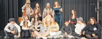  ?? FOTO: PARKSCHULE ?? Die Theater-AG präsentier­te die Krimikomöd­ie „Wenn das Licht ausgeht“mit pfiffigen Dialogen und viel Situations­komik.