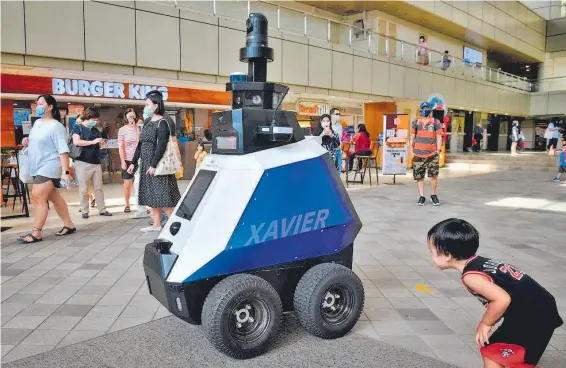  ?? TECHREGIST­ER ?? Las pruebas se están llevando a cabo en una zona de mucho tráfico peatonal, ubicada en el centro de Singapur