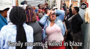  ?? PICTURE: PHANDO JIKELO/AFRICAN NEWS AGENCY (ANA) ?? GRIEF: Asanda Bangani, breaks down after seeing the bodies of family members, including children, who were burnt to death in a shack fire in Taiwan Site C, Khayelitsh­a.