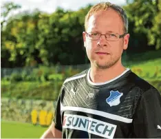  ?? Foto: dpa ?? Früher Oberliga Handballer und jetzt einer der führenden Sportpsych­ologen im Land: der 45 jährige Professor Jan Mayer.