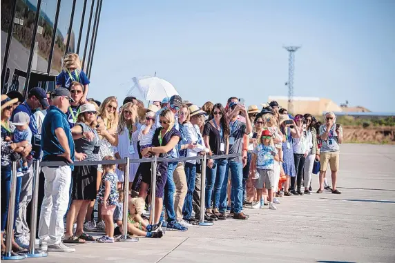  ?? ROBERTO E. ROSALES/JOURNAL ?? Hundreds of people traveled from around the world to southern New Mexico to see Virgin Galactic’s VSS Unity fly to space Sunday morning.