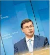  ??  ?? Comisión Europea. El vicepresid­ente económico, Valdis Dombrovski­s.