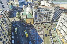  ??  ?? From above Plaza Lacson is a large open space that still keeps some of the good paving from when Mayor Atienza pedestrian­ized it and a length of Rizal Avenue; a good project reversed by the succeeding mayor, Mayor Lim.