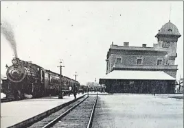  ?? SubmiTTed ?? A train at the Truro station around the time of the Halifax Explosion.