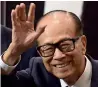  ?? AFP ?? BYE, AND THANKS: Li Ka-shing leaving a Press conference in Hong Kong on Friday. —