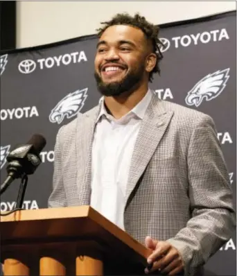  ?? THE ASSOCIATED PRESS FILE ?? Eagles first-round draft pick Derek Barnett impressed the Eagles’ brass as much with written word as he did his video work on the field last fall with Tennessee. his