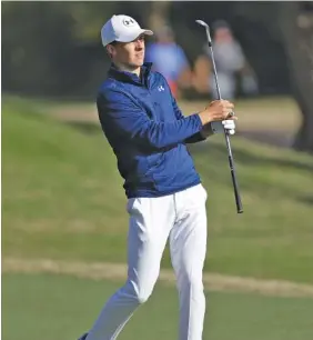  ?? THE ASSOCIATED PRESS ?? Jordan Spieth watches his tee shot on the first hole at Austin Country Club during roundrobin play Thursday at the Dell Technologi­es Match Play tournament in Austin, Texas.