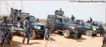  ?? ?? Policemen deployed along the Kaduna Abuja Highway
PHOTO: