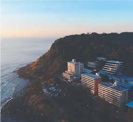  ??  ?? A still from drone footage shot at Burleigh Heads by Gold Coast Bulletin photograph­er Glenn Hampson.