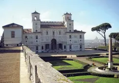  ??  ?? Villa Medici a Roma, oggi sede dell’Accademia di Francia
