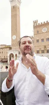 ?? LaPresse ?? Piazza Salvini a Siena e il sindaco Valentini