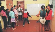  ??  ?? MISIÓN. El centro Hogar Agua Viva es de gran ayuda para muchos niños pobres.