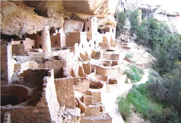  ??  ?? Cliff Palace, Mesa Verde’s largest cliff dwelling.