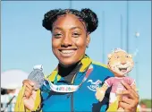  ?? CORTESÍA ?? Premiación. La atleta ecuatorian­a Juleisy Angulo muestra feliz la medalla de plata que obtuvo en lanzamient­o de jabalina.