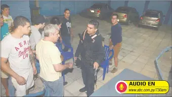  ??  ?? El suboficial de Policía Arnaldo Báez pateó la puerta del PLRA en el atraco del 1 de abril.