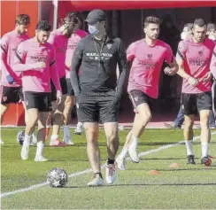  ?? // EFE ?? Lopetegui, ayer en la sesión de entrenamie­nto con el Sevilla