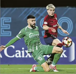  ?? FOTO: CA OSASUNA ?? En un duelo muy físico Cornellà y Osasuna Promesas se quedaron sin ver puerta