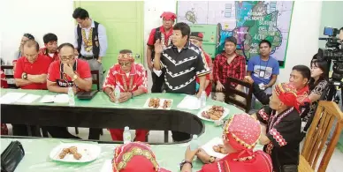  ??  ?? TRIBAL APPEAL – Leaders from seven tribes in Northeaste­rn Mindanao discuss their respective concerns during the Communitie­s Elders Consultati­ve Meeting in Bancasi, Butuan City yesterday. (Mike U. Crismundo)