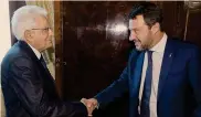  ??  ?? Al Colle. L’incontro tra il capo dello Stato Sergio Mattarella e il leader leghista Matteo Salvini
ANSA