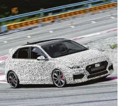  ?? Fotos: Hyundai ?? Offensive 2: Sport. Als erster Vertreter der neuen Leistungsg­esellschaf­t soll Ende des Jahres der Hyundai i30 N (im Bild noch getarnt) antreten.