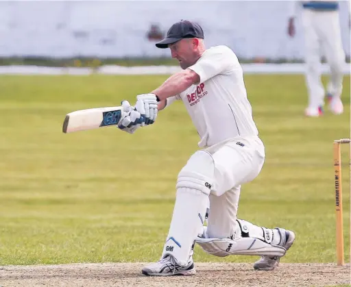  ?? Jackie Meredith ?? Clinton Perren batting for Littleboro­ugh