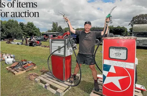  ?? JOHN BISSET/STUFF ?? Jonny Moodie with just a small selection of the items he has collected over the past eight years and will put up for auction at Levels today.