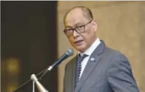  ??  ?? Bangko Sentral ng Pilipinas Governor Benjamin E. Diokno says every consumer must diligently
observe cyber hygiene practices to protect themselves from scammers and fraudulent
financial transactio­ns.