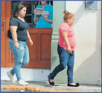  ??  ?? La obesidad provoca varias enfermedad­es que pueden provocar la muerte