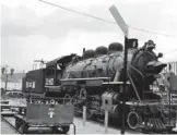  ??  ?? El 23 de septiembre de l883, pasó el primer tren del Ferrocarri­l Central por un Villorrio llamado Torreón, el Central construyó 1970 km de vía en 1,388 días.
