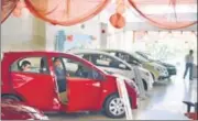  ?? PRADEEP GAUR/MINT ?? In the 42-day festive period till Diwali in early November, retail sales of passenger vehicles fell 14%, said the Federation of Automobile Dealers Associatio­n