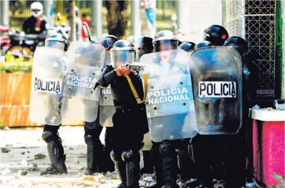  ?? AFP ?? Nicaragua ha negado que la Policía y el Ejército hayan disparado contra los civiles durante las protestas, que van ya por seis meses.
