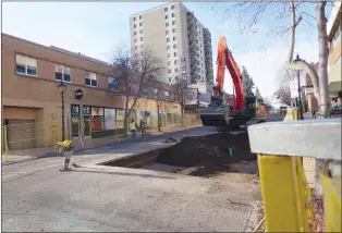  ?? NEWS PHOTO GILLIAN SLADE ?? Replacemen­t of storm sewer pipes on Fourth Street downtown, following a complaint, has resulted in the street being closed to traffic this week. The work was expected to be complete by the end of the day on Wednesday.