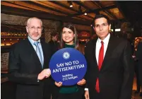  ?? (Shahar Azran) ?? ROLA BRENTLIN, of Chelsea FC’s ‘Say No to Antisemiti­sm’ campaign, flanked by Chelsea FC director Eugene Tenenbaum (left) and Ambassador to the UN Danny Danon.