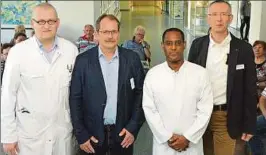  ??  ?? Von links: Dr. Xaver Krah, Ärztlicher Direktor und Chefarzt der Urologie, Dr. Torsten Prietzel, Chefarzt für Orthopädie und Unfallchir­urgie, Dr. Sentayehu Assefa, Chefarzt für Innere Medizin und Claus Schneider, Chefarzt der Allgemein- und...