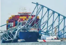  ?? AP ?? ↑ El carguero “Dalí” chocó contra el puente en Baltimore.