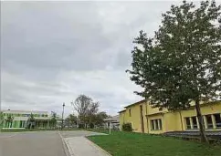  ?? Foto: Luc Ewen ?? Das alte Schulgebäu­de am Campus in Schouweile­r soll zu einer Maison relais umgebaut werden.
