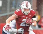  ?? JOURNAL SENTINEL ?? Brady Schipper, who has had just 12 carries for 30 yards for Wisconsin, was the only healthy tailback by the end of practice Tuesday.