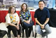  ??  ?? Councilors Pilar Braga and Myrna Dalodo-Ortiz with Cong. Koko Nograles