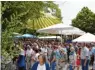  ?? Fotos: Ortsverein­e Reutti ?? Hier herrscht stets großer An drang: Auf dem Dorffest in Reutti. Sehr beliebt bei den Kleinen: das Kinderprog­ramm am Sonntag.