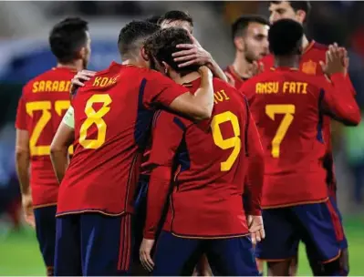  ?? CHEMA REY ?? CAPÍTULO PENDIENTE A España la falta gol desde el centro de campo e incluso de los defensas.