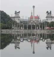  ??  ?? The campus of Chengdu Textile College in Sichuan abounds with replicas of famous landmarks such as Easter Island's enigmatic stone statues and a copy Sphinx