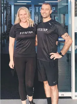  ??  ?? Husband and wife duo Brett and Carol Marks are opening a Fitstop gym at Tweed Heads.