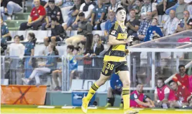  ?? REAL ZARAGOZA ?? El defensa de la cantera Andrés Borge, en un partido del Real Zaragoza en esta temporada.