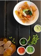  ??  ?? Poke Nachos