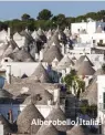  ??  ?? Alberobell­o, Italia.