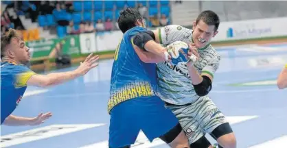  ?? Foto: Iñaki Porto ?? Antonio Bazán, ante el Sarrià en dieciseisa­vos de la Copa.