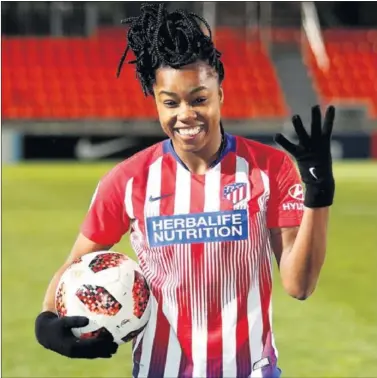  ??  ?? POKER DE LUDMILA. La brasileña del Atlético logró cuatro tantos ante el Málaga para ser la máxima goleadora de Copa.