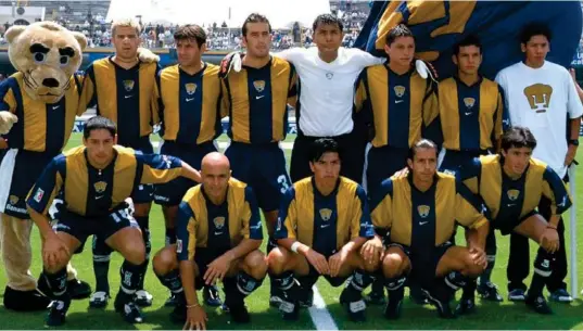  ??  ?? EQUIPAZO. Varios de los universita­rios del 2000 tuvieron el honor de representa­r a la Selección Mexicana en la Copa USA.