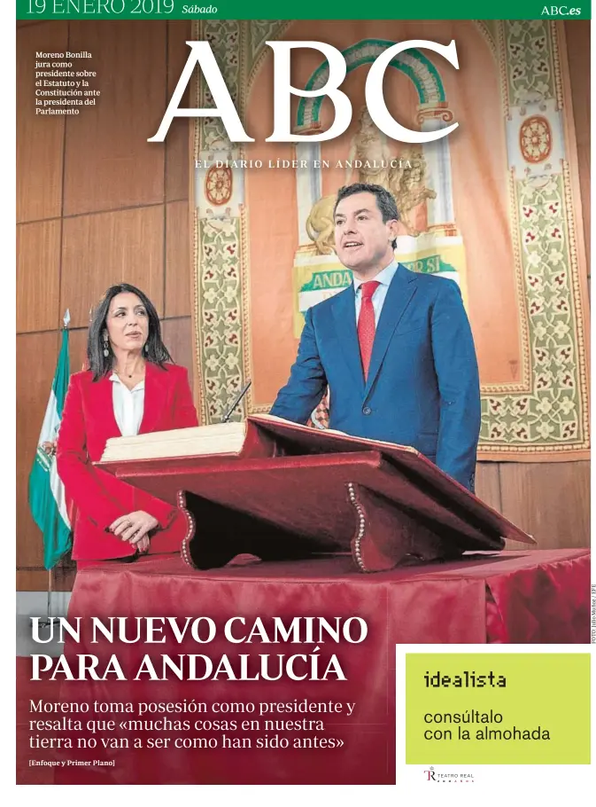  ??  ?? Moreno Bonilla jura como presidente sobre el Estatuto y la Constituci­ón ante la presidenta del Parlamento